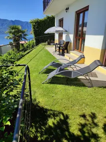Apartment with private garden - Image 2