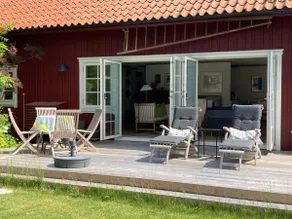 Summer house in lush garden close to the sea - Image 5