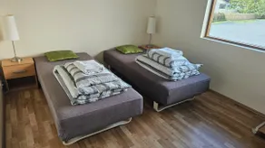 Spacious Apt with Parking & King Beds - Image 4
