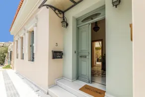 Superb Neoclassical House near the Acropolis! - Image 4