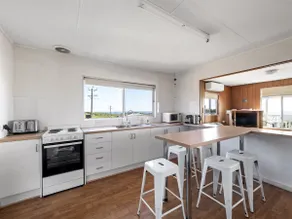 Watts Surf Shack in Gracetown - Image 2