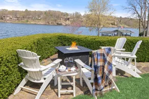 Lakefront Views Luxury Kid friendly Dock 9 Beds - Image 2