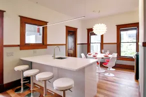 4 BR/4.5 Bath 5 Minutes from Convention Center - Image 1