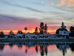 Peaceful 2B 2B Condo with Lake, Pool, and Spa - Image 3