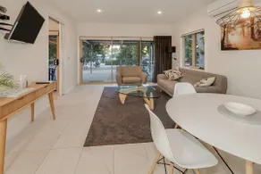 Central Views - Nature and top location - Image 3