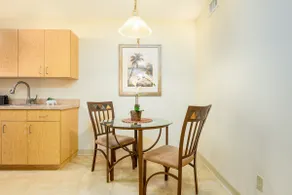 Sunny 1BR Retreat Near Beach & Las Olas Boulevard - Image 5