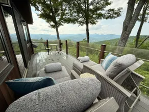 Dramatic Views at the Above the Clouds Guesthouse - Image 2