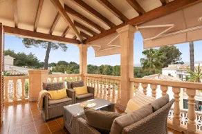 Unglaubliche Villa mit Meerblick und Garten, nur 300 Meter vom Strand entfernt - Image 3