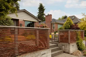 Eclectic Redbrick Rambler near Japanese Gardens - Image 3