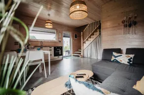 Air-conditioned apartment with terrace and garden - Image 4