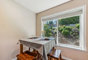 Modern and Private Unit Bellevue - Seattle - Image 3