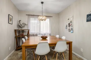 Comfortable Home • Ideal for Groups & Families! - Image 4