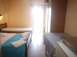 Zakynthos 2 seaside rooms 4 to 6 people - Image 3