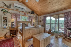 Couple's retreat! Studio cabin w/mountain views from hot tub - Image 5
