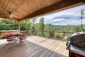 Couple's retreat! Studio cabin w/mountain views from hot tub - Image 3