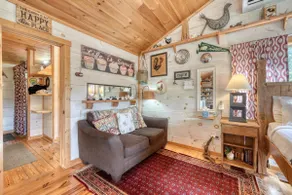 Couple's retreat! Studio cabin w/mountain views from hot tub - Image 4