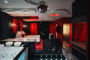Le Cabaret Vip SPA - Image 3