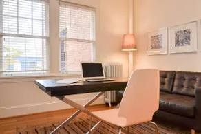 Quiet courtyard steps from iconic sites & dining! - Image 4