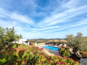 Country house with swimming pool, garden and countryside view - Image 4