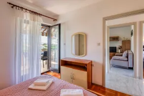 Apartment Biserka - Image 4