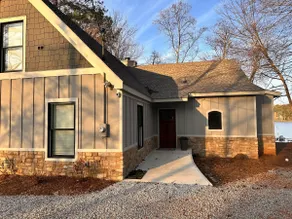 Lakeside Serenity w/fireplace, kayaks, boat dock - Image 2