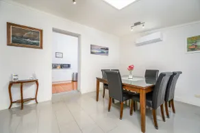 Armadale House - Kingscote - Image 3