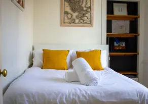 Artist colony cottage with sauna and private garden, and easy walk to city centre - Image 3