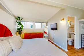 Beautiful Mid-Century Home on Tree Lined Street! - Image 3