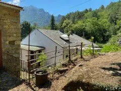house nestled in the heart of the Corsican mountain - Image 2