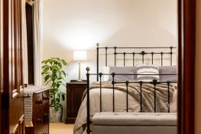 Seppeltsfield Vineyard Cottage. Luxury & Privacy. - Image 3