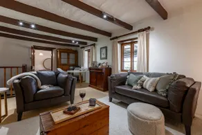 Seppeltsfield Vineyard Cottage. Luxury & Privacy. - Image 2