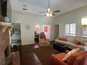 Cozy 2bd/2bth, heated spa, close to DART station! - Image 4
