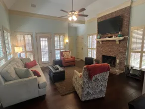 Cozy 2bd/2bth, heated spa, close to DART station! - Image 3
