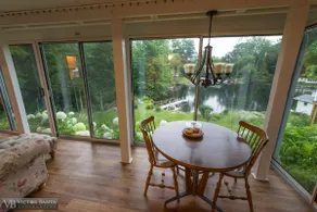 Peaceful Lakefront Retreat Relaxing - Image 4