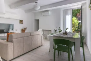 An oasis of peace in the center+garage+garden+bike. - Image 2