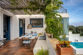 Fabulous house in the center with a swimming pool and parking. - Image 5