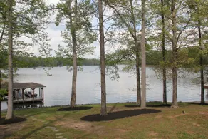 Waterfront, beach, free kayaks/paddle boards - Image 2