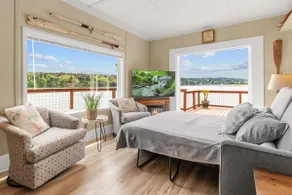 Charming Beach Cabin Nestled in Quartermaster Harbor - Image 5