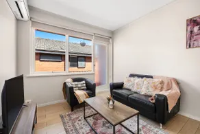 Domi Rentals - The Carlisle Street Apartments - Image 5