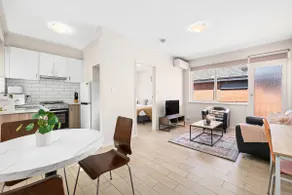 Domi Rentals - The Carlisle Street Apartments - Image 3