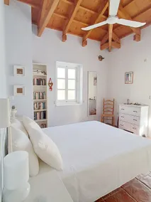 Charming house with spectacular views - Image 4