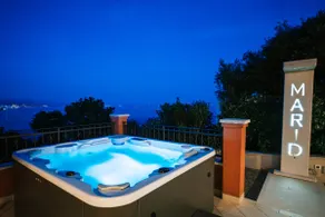 Luxury Three-Bedroom Apartment in Villa MARID - Image 4