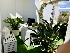 Penthouse with large terrace and private parking - Image 4