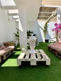 Penthouse with large terrace and private parking - Image 5