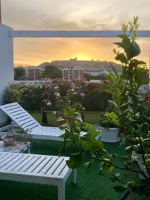 Penthouse with large terrace and private parking - Image 3