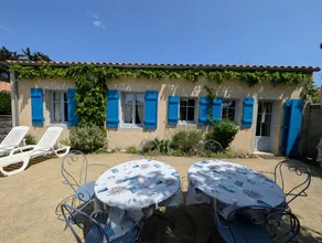 Pied-à-terre at Gabelou in Port Fromentine - Image 4