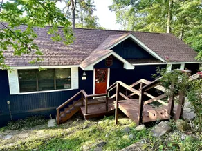 Enjoy summer on screen deck of a waterfront cabin! - Image 2