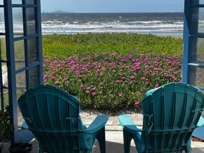 Olas del Mar - 3 BR/3 BA Beachfront, island views - Image 2
