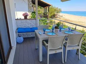 DINOMACHI'S BEACH HOUSE - Image 2