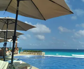 Club area condo with gorgeous view - Image 3